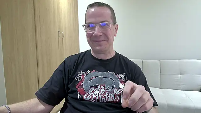 Snapshot of BrettJ81 chatting on May 27, 2026, 2:46 pm BrettJ81 online show from May 27, 2026, 2:46 pm