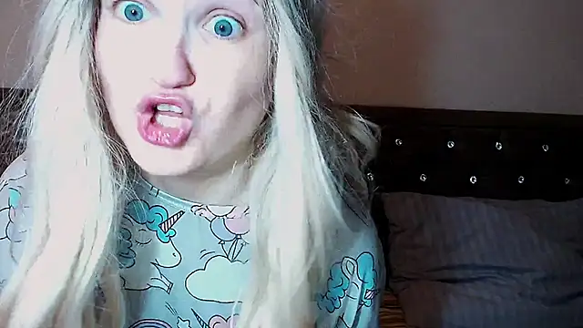 Sara4uu online show from June 12, 2026, 10:51 pm