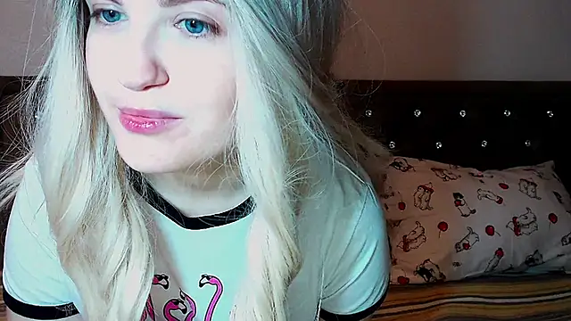 Sara4uu online show from September 15, 2025, 12:33 am