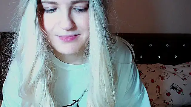 Sara4uu online show from October 7, 2025, 12:11 am