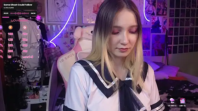 Snapshot of Evie_Ro chatting on March 12, 2025, 12:09 am Evie Ro online show from March 12, 2025, 12:09 am