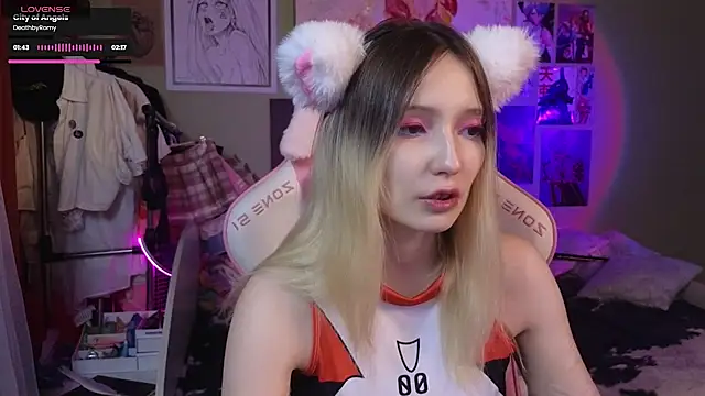 Snapshot of Evie_Ro chatting on February 12, 2025, 8:29 pm Evie Ro online show from February 12, 2025, 8:29 pm