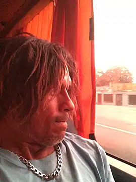 Snapshot of kvr27 chatting on February 12, 2026, 12:05 pm kvr27 online show from February 12, 2026, 12:05 pm