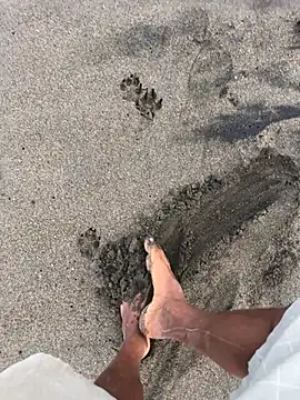 Snapshot of kvr27 chatting on February 3, 2026, 12:32 pm kvr27 online show from February 3, 2026, 12:32 pm