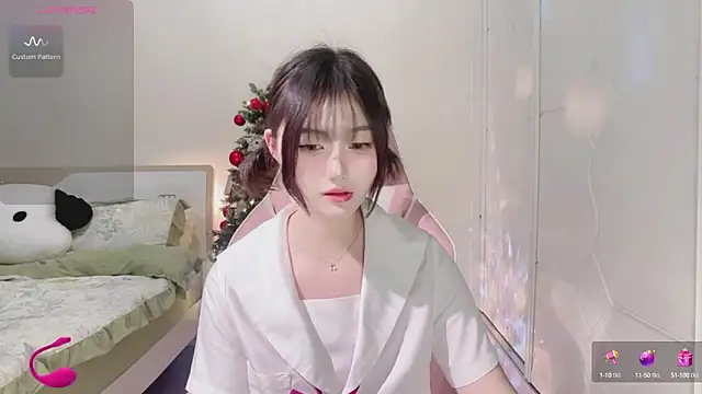 Snapshot of Dennielle- chatting on January 30, 2025, 11:01 am Dennielle- online show from January 30, 2025, 11:01 am