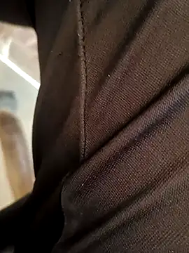 Snapshot of u_wan_me chatting on December 4, 2025, 7:51 am u wan me online show from December 4, 2025, 7:51 am