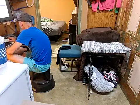 Snapshot of leahcimnikral chatting on September 21, 2025, 8:36 pm leahcimnikral online show from September 21, 2025, 8:36 pm