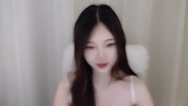 Snapshot of Doki-- chatting on February 14, 2025, 1:18 pm Doki-- online show from February 14, 2025, 1:18 pm