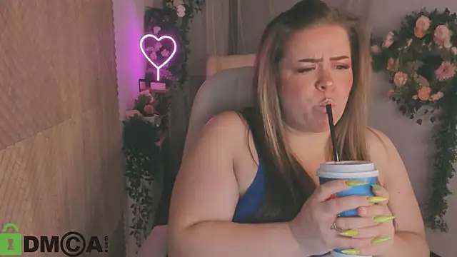 Sheila queen  online show from March 6, 2025, 8:59 pm