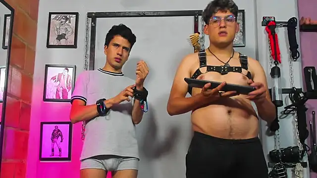 dom2travelersss online show from February 20, 2025, 4:58 pm