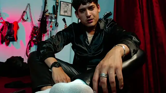 dom2travelersss online show from April 13, 2026, 12:03 am