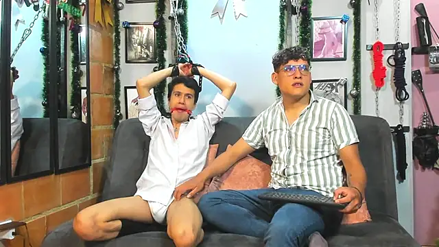 dom2travelersss online show from January 6, 2025, 2:14 pm