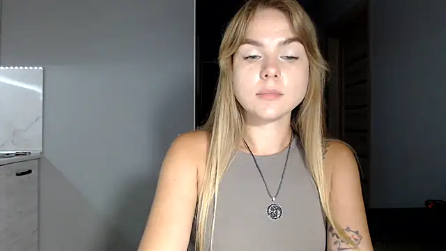 Snapshot of Sunbeam_ chatting on August 3, 2026, 8:26 pm Sunbeam online show from August 3, 2026, 8:26 pm