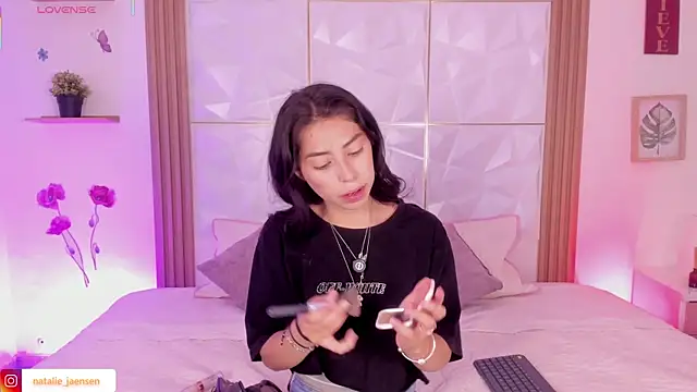 Snapshot of natalie_jaensen chatting on May 23, 2026, 3:16 am natalie jaensen online show from May 23, 2026, 3:16 am