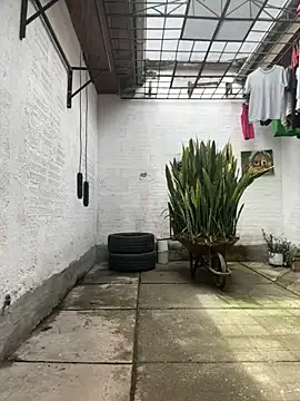 Snapshot of oliver_price1 chatting on October 25, 2025, 4:29 pm oliver price1 online show from October 25, 2025, 4:29 pm