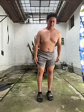 Snapshot of oliver_price1 chatting on December 16, 2025, 3:27 pm oliver price1 online show from December 16, 2025, 3:27 pm