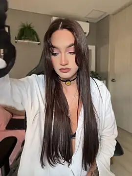 Snapshot of DaniDusan_ chatting on May 1, 2026, 8:36 pm DaniDusan online show from May 1, 2026, 8:36 pm