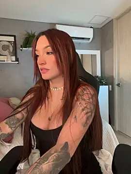 Snapshot of DaniDusan_ chatting on April 14, 2026, 5:07 pm DaniDusan online show from April 14, 2026, 5:07 pm