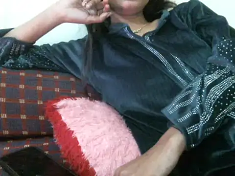 Snapshot of Munni_badnamm chatting on January 9, 2025, 9:27 am Munni badnamm online show from January 9, 2025, 9:27 am