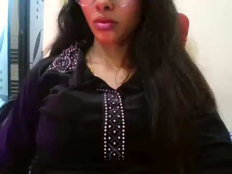 Snapshot of Munni_badnamm chatting on January 18, 2025, 11:00 am Munni badnamm online show from January 18, 2025, 11:00 am