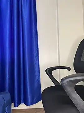 Snapshot of Bigbooob4 chatting on December 24, 2024, 6:33 am Bigbooob4 online show from December 24, 2024, 6:33 am