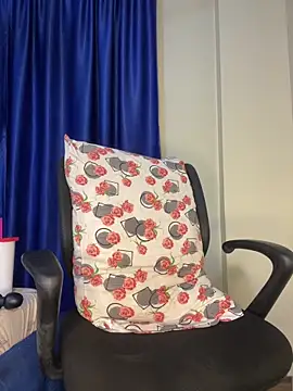 Snapshot of Bigbooob4 chatting on March 7, 2025, 5:28 pm Bigbooob4 online show from March 7, 2025, 5:28 pm