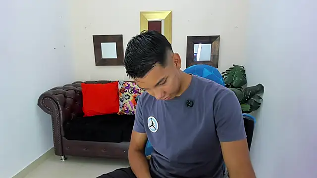 Snapshot of Edwin_Blaz chatting on September 26, 2025, 3:46 am Edwin Blaz online show from September 26, 2025, 3:46 am