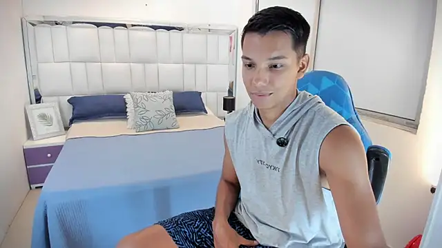 Snapshot of Edwin_Blaz chatting on October 8, 2025, 2:57 am Edwin Blaz online show from October 8, 2025, 2:57 am