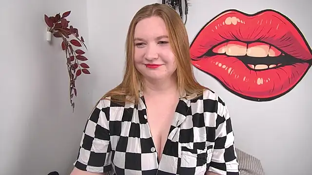 Snapshot of LaraDream chatting on April 3, 2026, 2:23 pm LaraDream online show from April 3, 2026, 2:23 pm