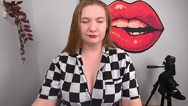 Snapshot of LaraDream chatting on May 27, 2026, 2:35 pm LaraDream online show from May 27, 2026, 2:35 pm