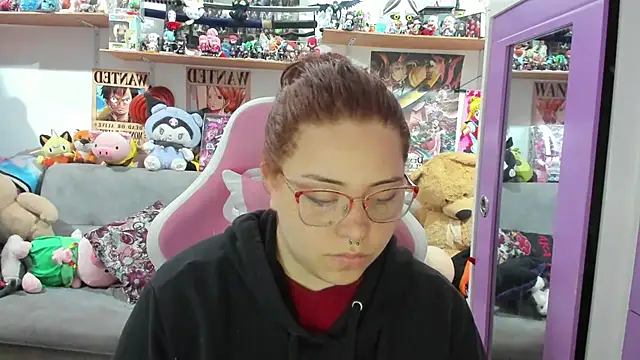 Snapshot of soficammy chatting on December 15, 2025, 10:48 pm soficammy online show from December 15, 2025, 10:48 pm