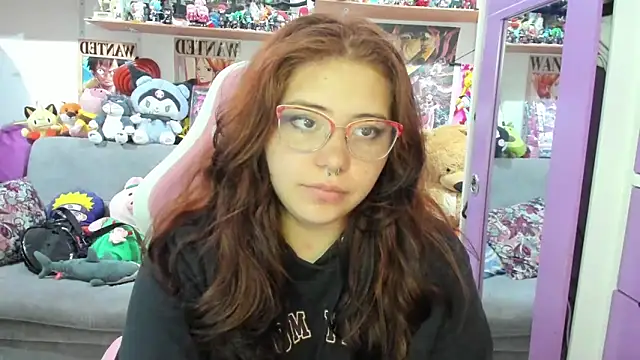 Snapshot of soficammy chatting on December 14, 2025, 11:32 pm soficammy online show from December 14, 2025, 11:32 pm