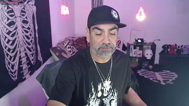Snapshot of soyelcarlitos_ chatting on June 15, 2026, 6:35 am soyelcarlitos online show from June 15, 2026, 6:35 am