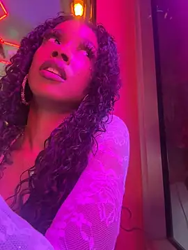 Snapshot of mismialove chatting on May 15, 2026, 11:03 pm mismialove online show from May 15, 2026, 11:03 pm