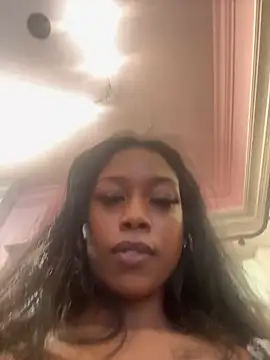 mismialove online show from October 11, 2025, 11:06 pm