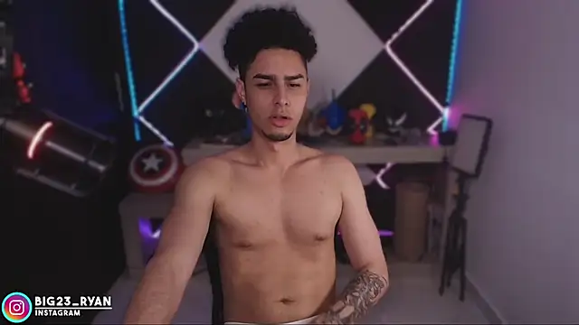 bigryann23 online show from April 3, 2026, 2:51 am