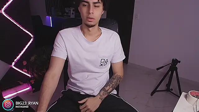 bigryann23 online show from November 29, 2025, 3:28 am